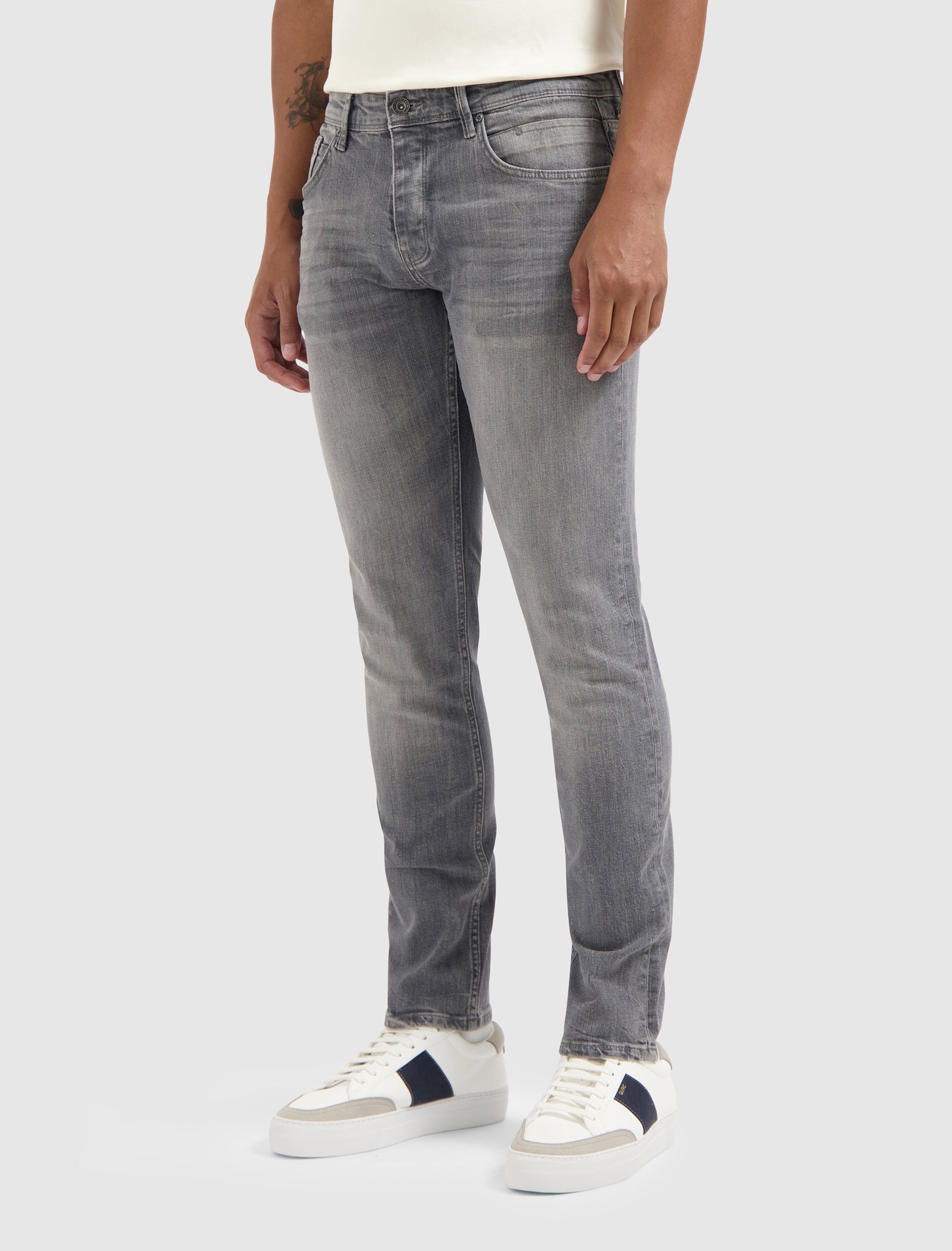 The Ryan Slim Fit Jeans | Denim Mid Grey