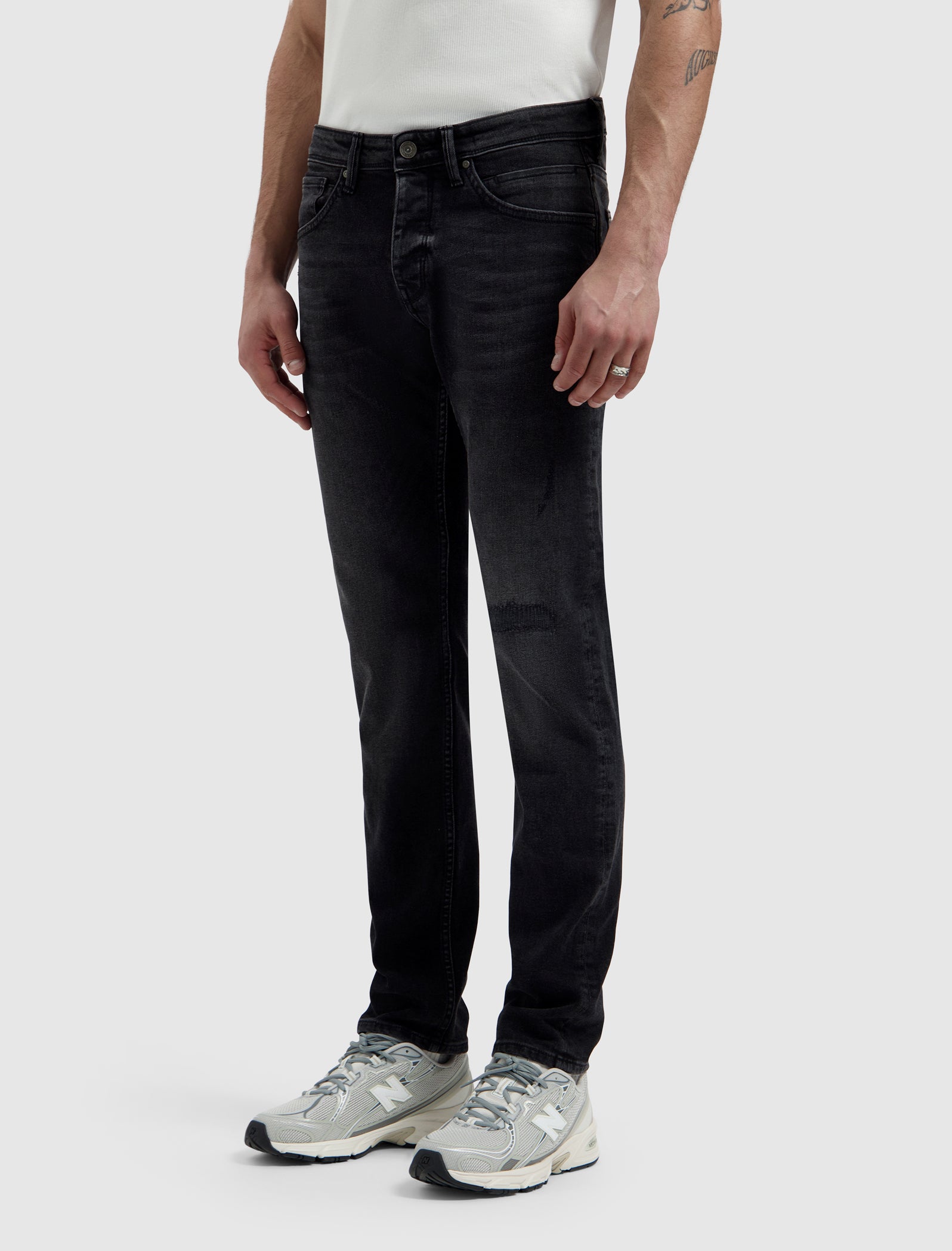 The Ryan Slim Fit Jeans | Denim Dark Grey