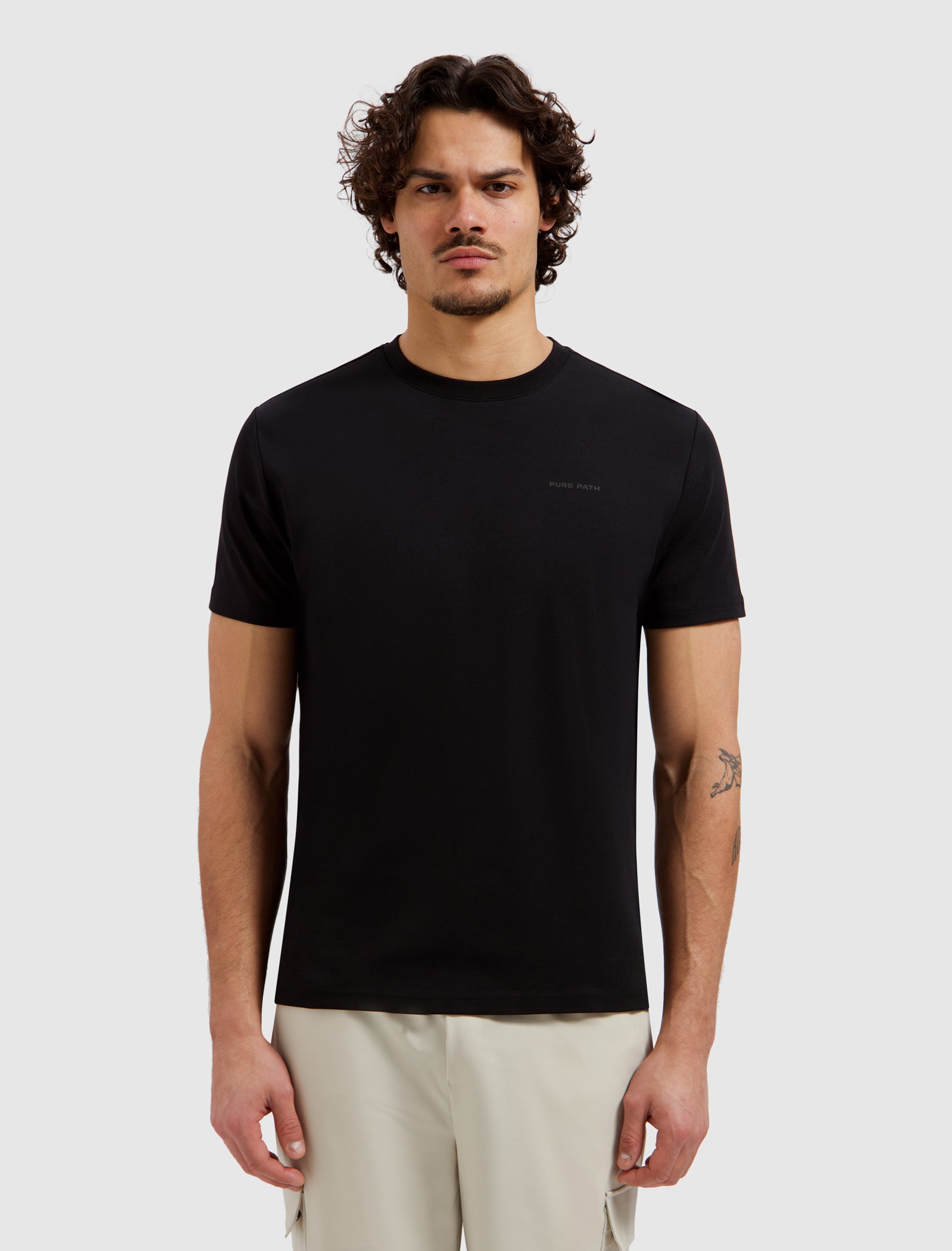 Essential Triangle T-shirt | Black
