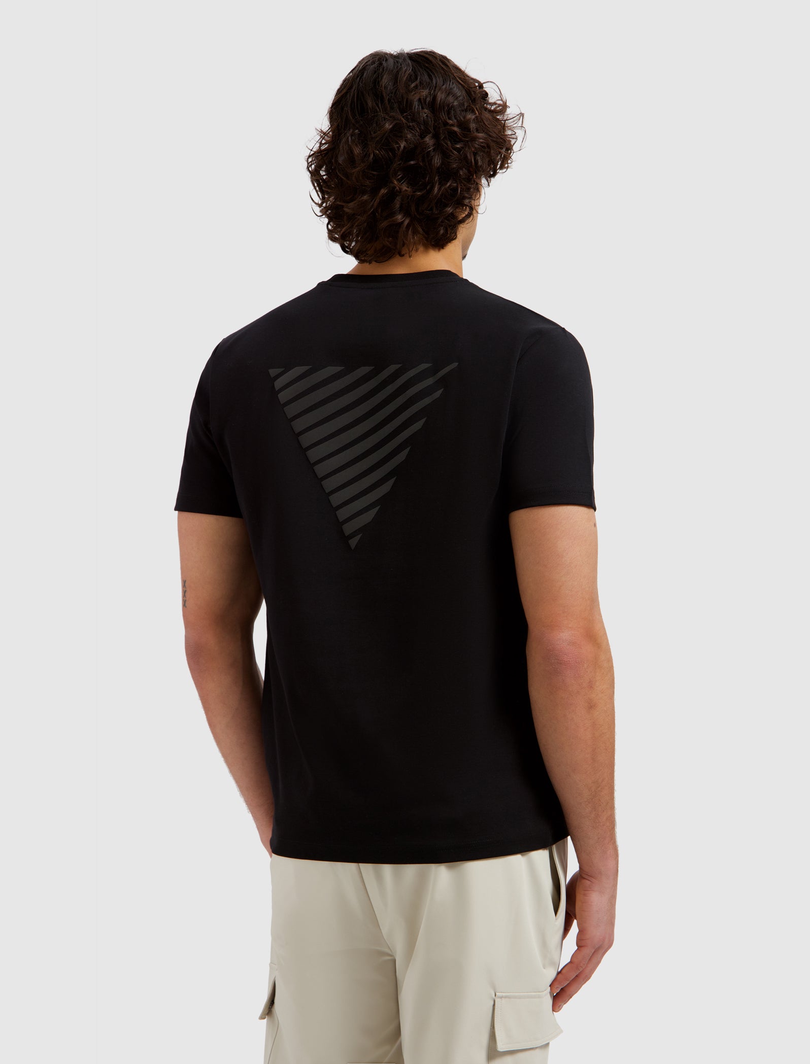 Essential Triangle T-shirt | Black