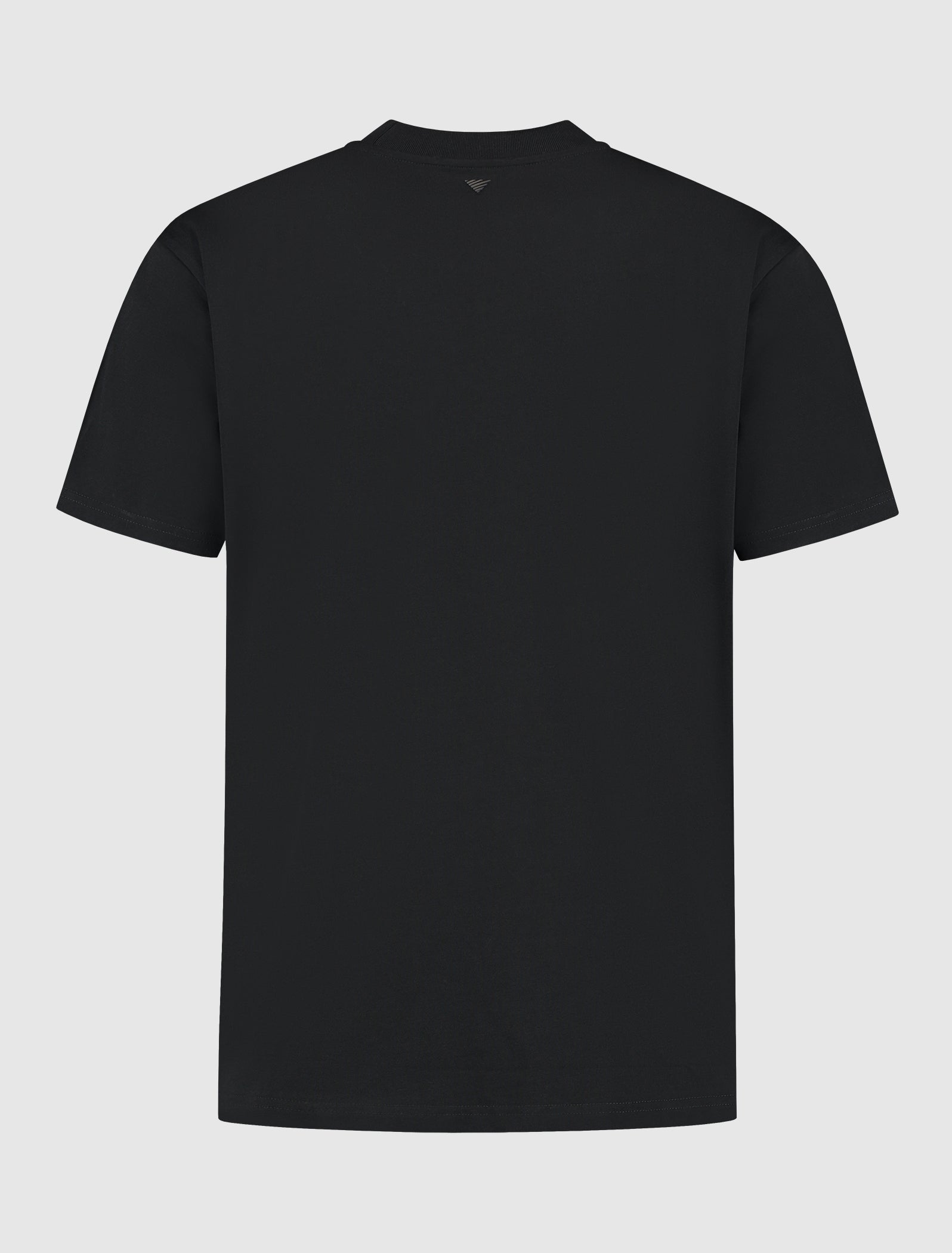 Pure black t shirt deals