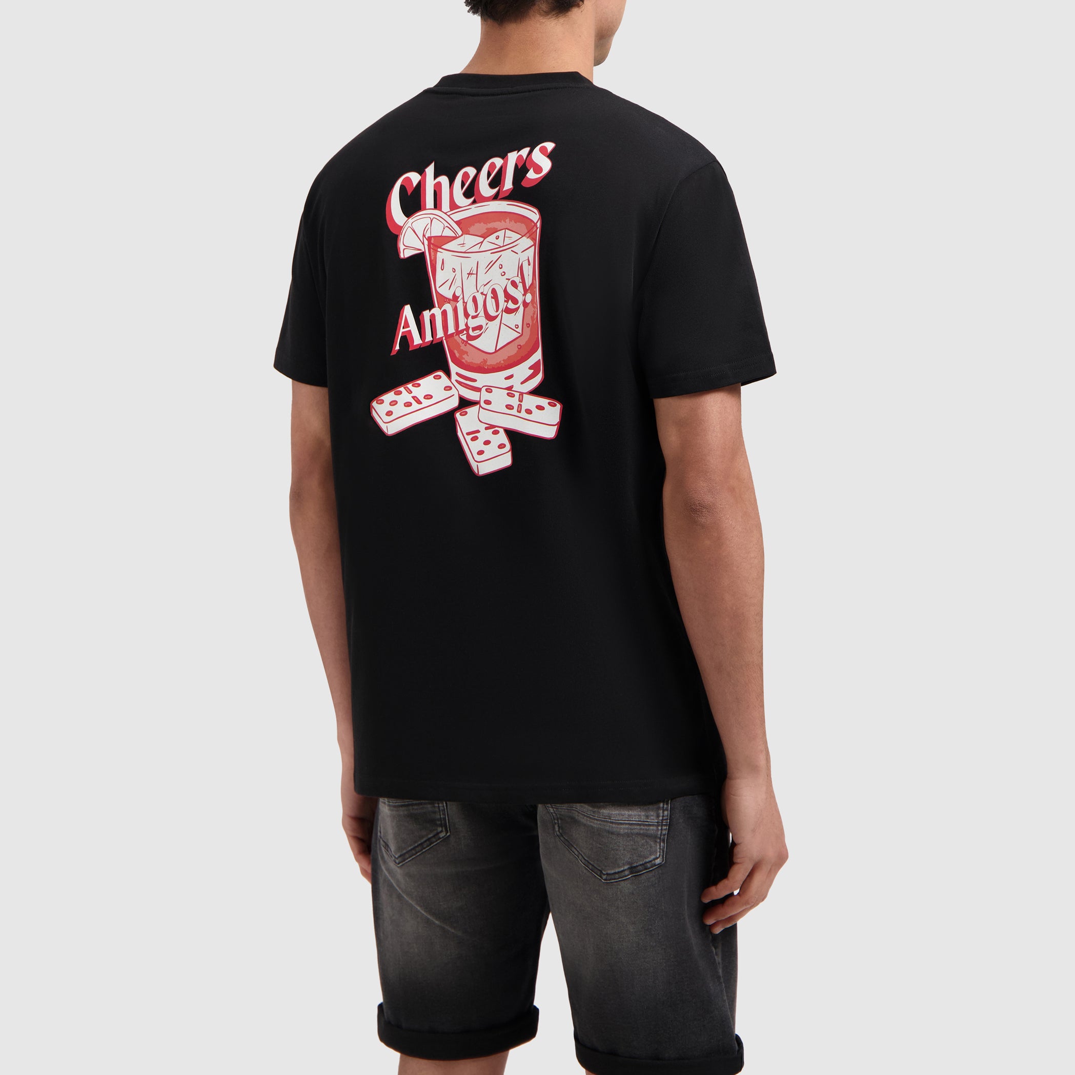 Juegos y Tragos T-shirt | Black