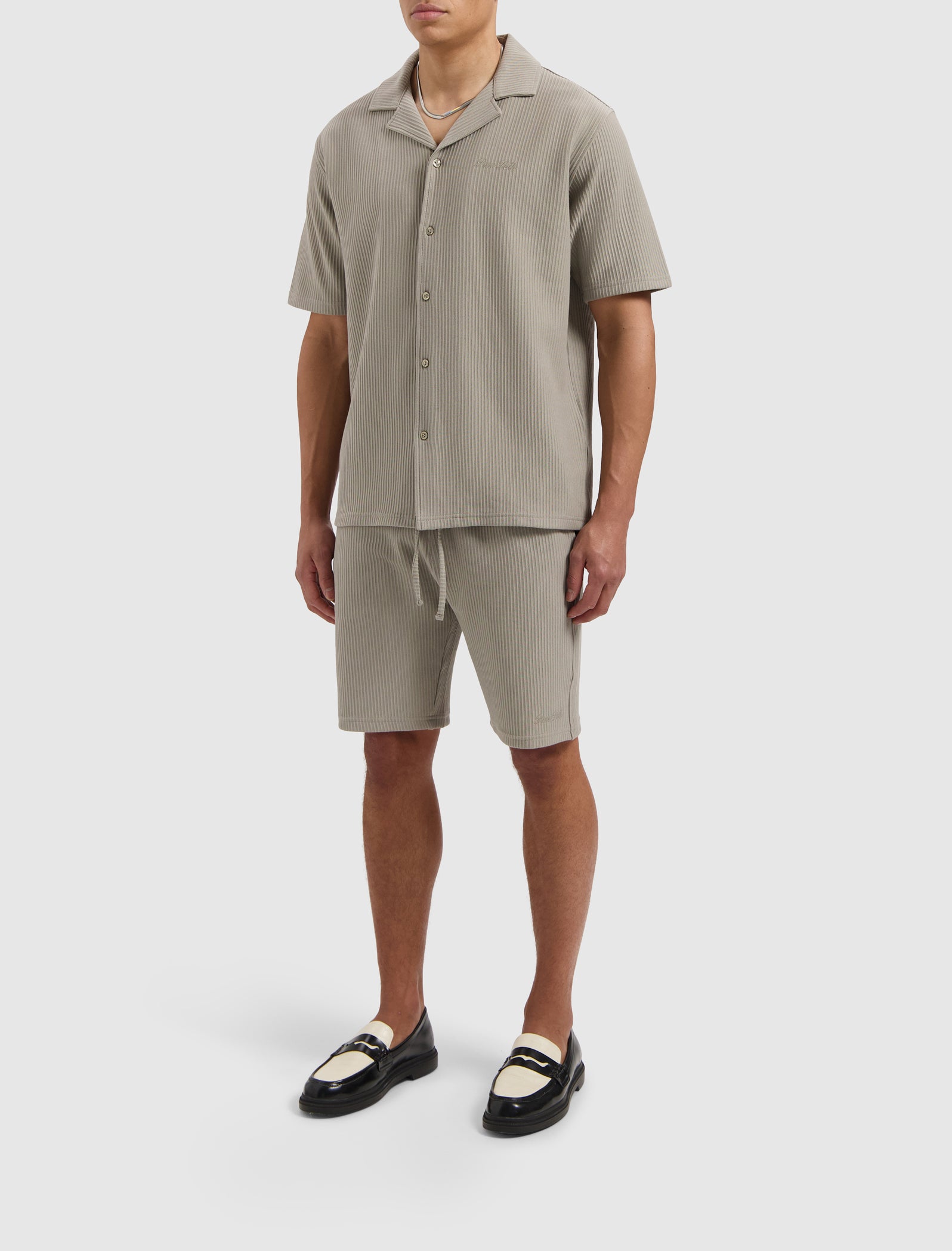 Short Sleeve Vertical Lined Shirt | Taupe