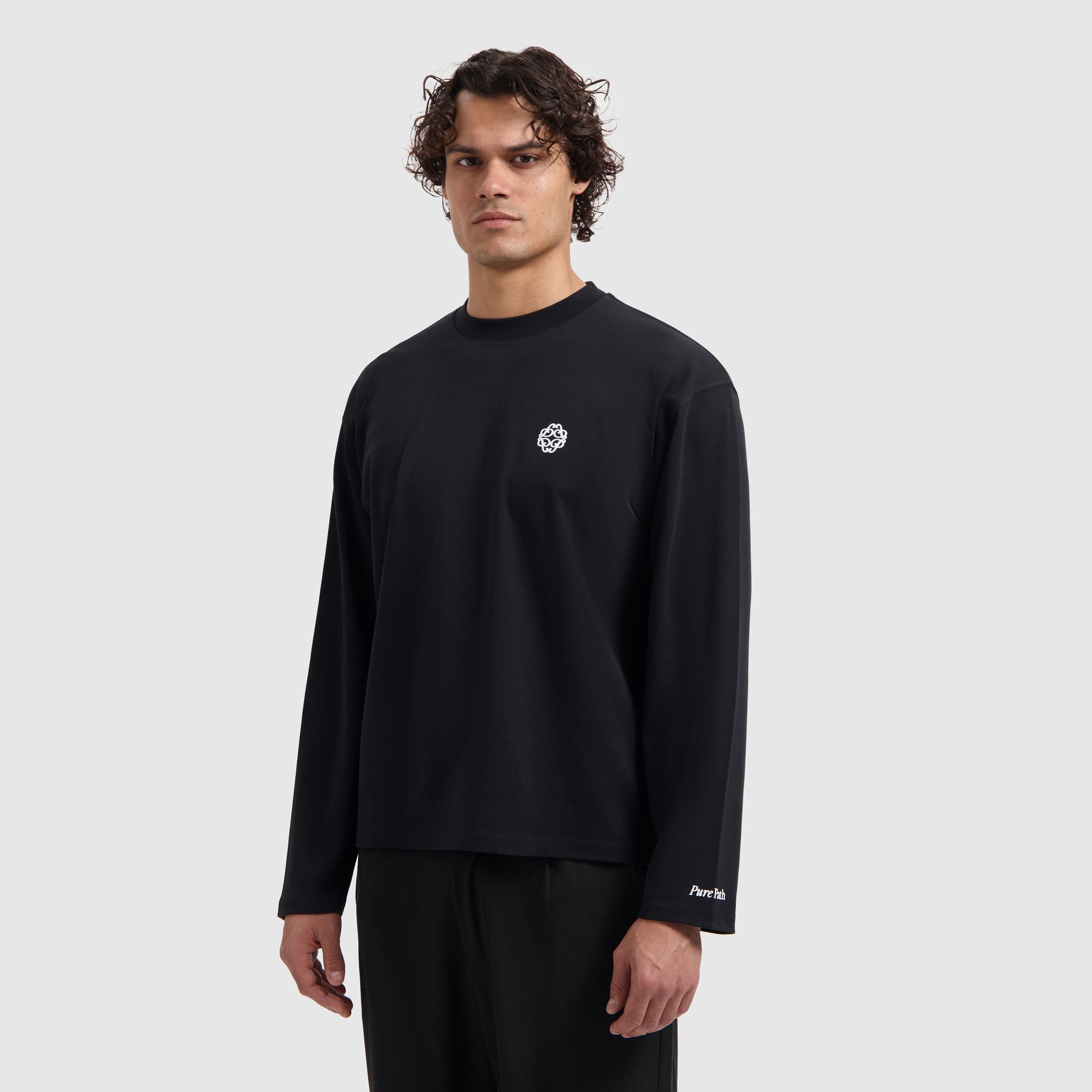 Emblem Longsleeve T-shirt | Black