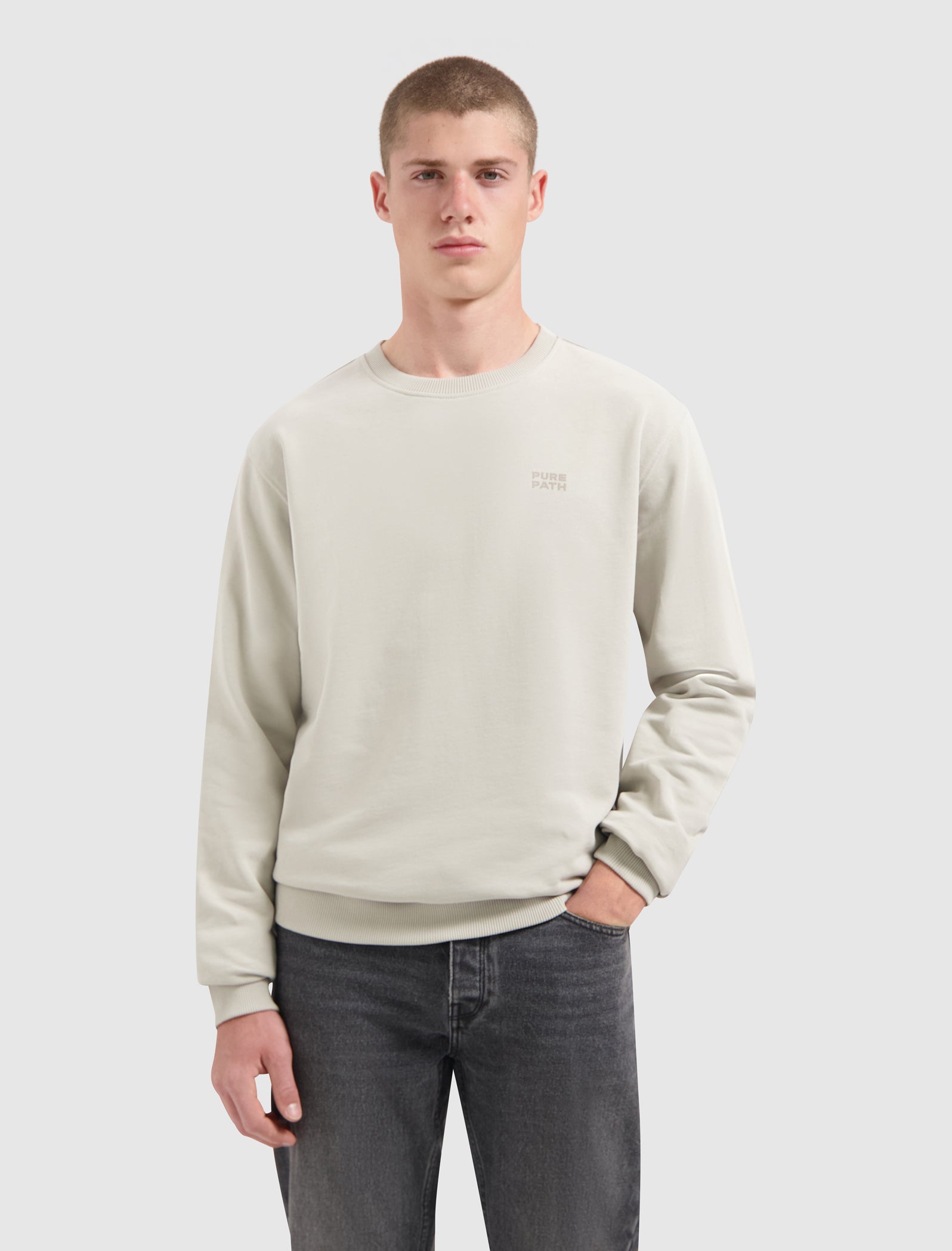 Stacked Logo Sweater | Kit