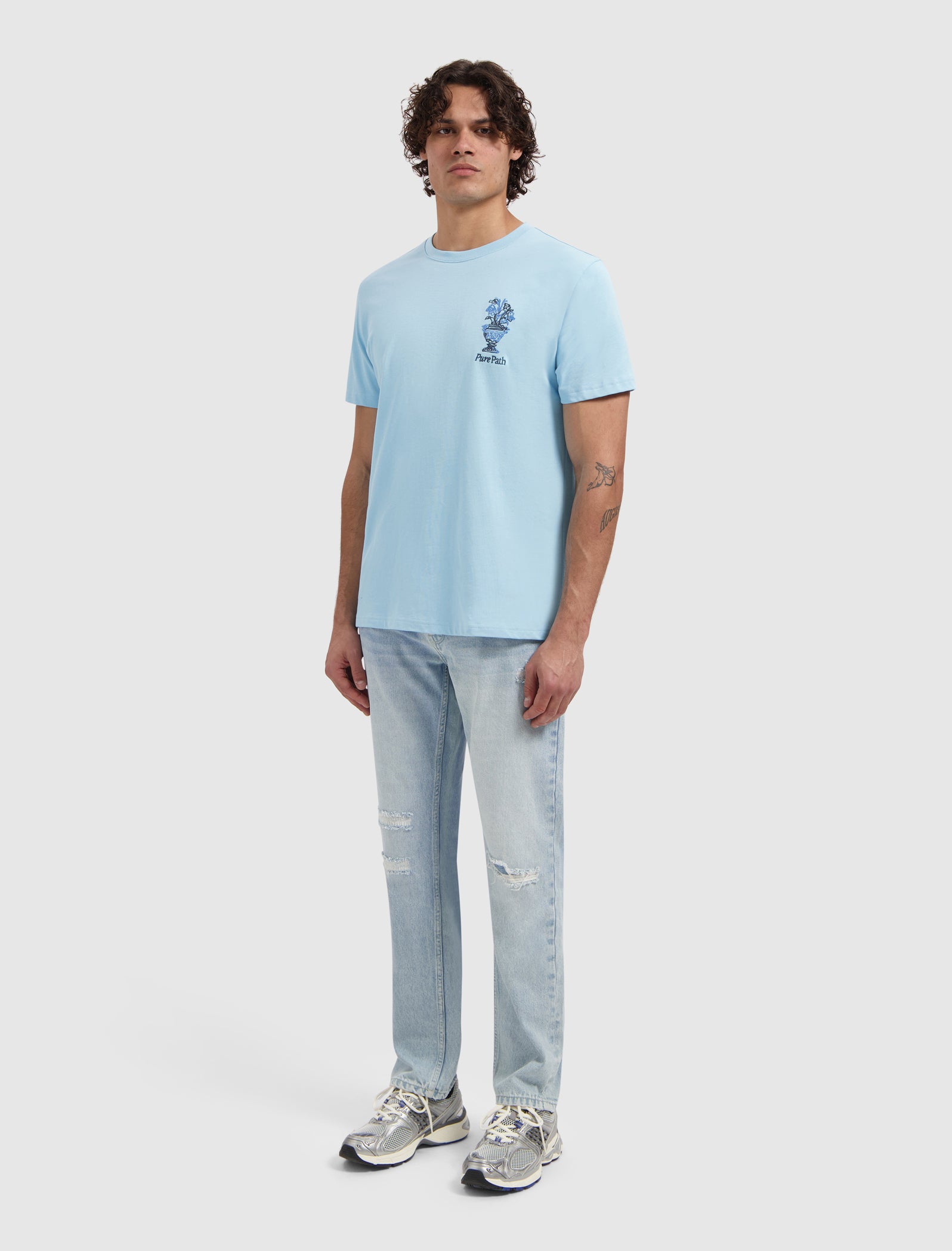 Embroidered Vase T-shirt | Sky Blue