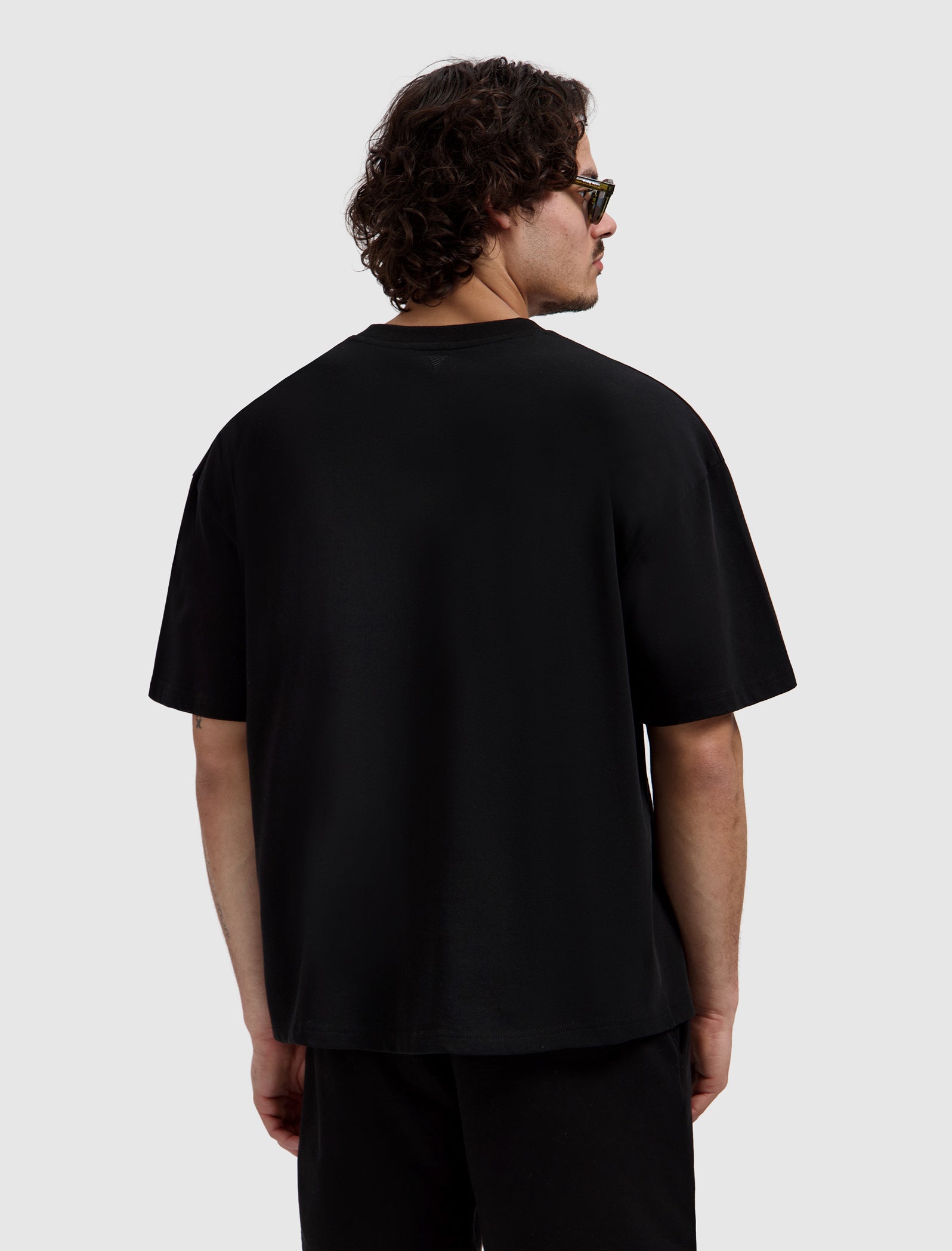 Emblem Badge T-shirt | Black