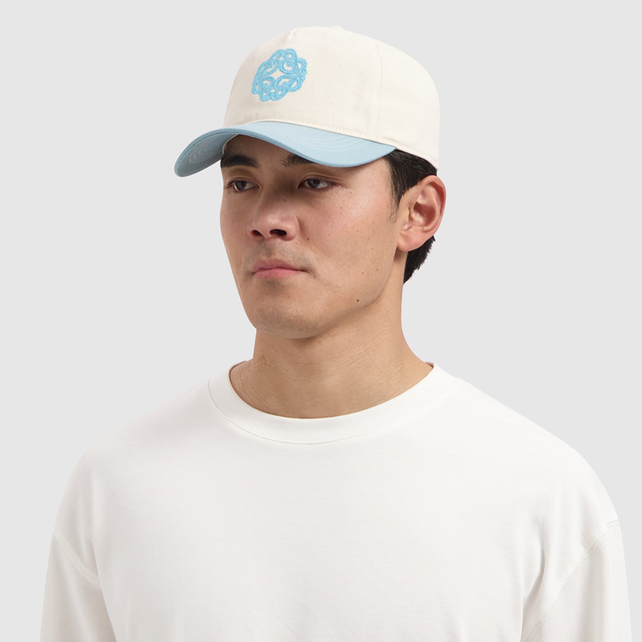 Two-tone Emblem Cap | Ecru