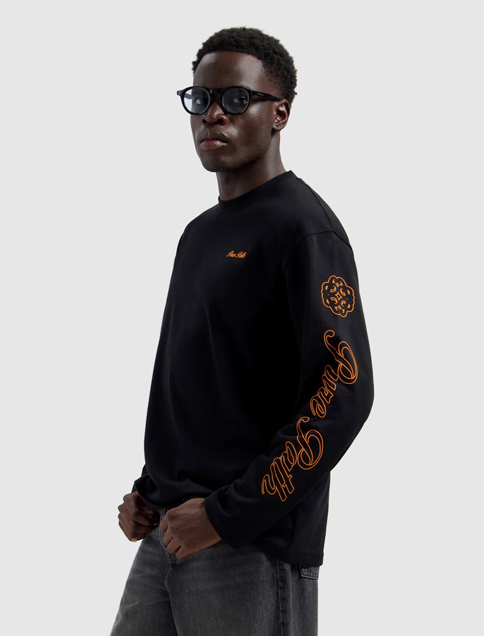 Essence Of Life Longsleeve T-shirt | Black