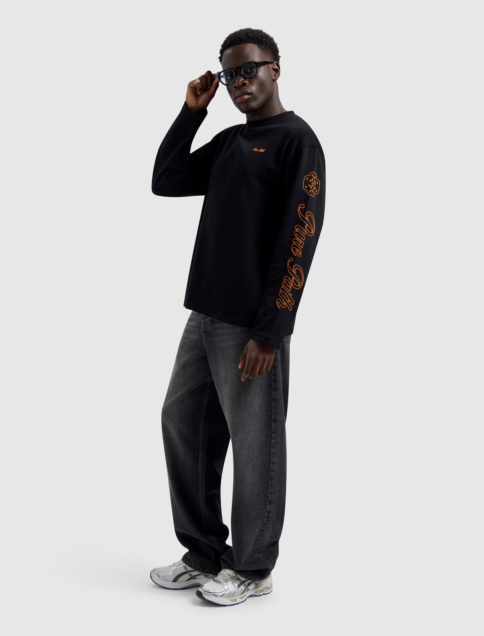 Essence Of Life Longsleeve T-shirt | Black