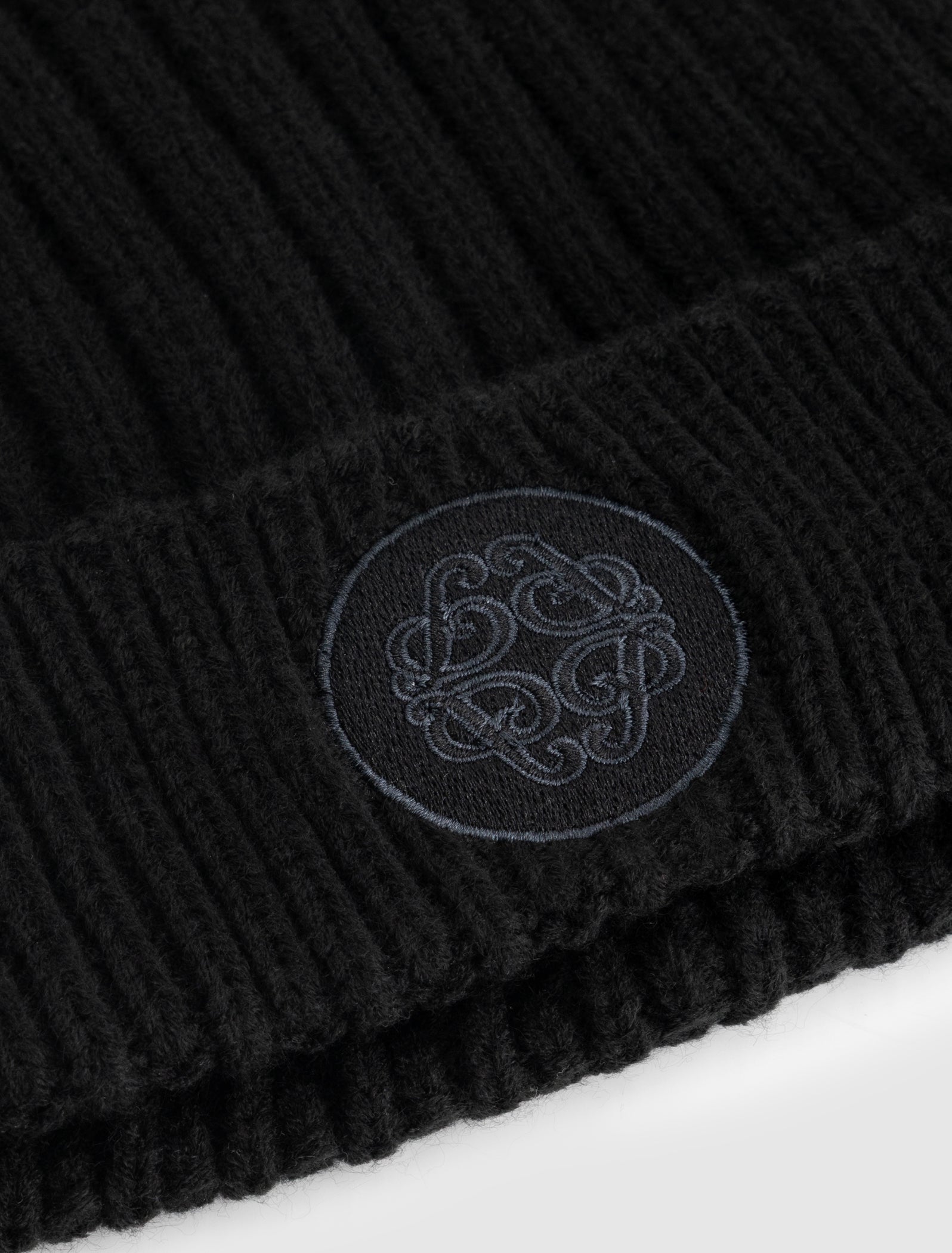 Emblem Beanie | Black