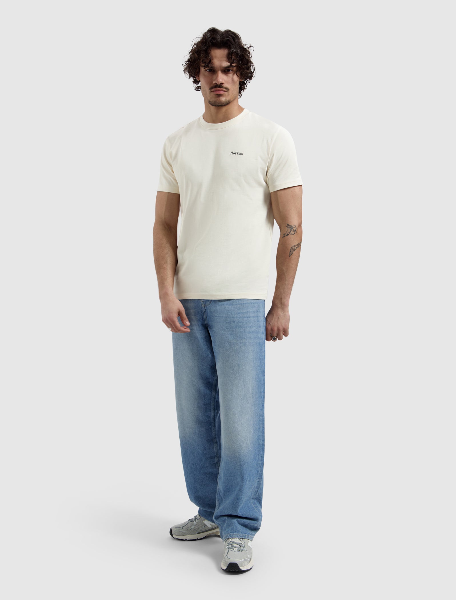 Dream Vase T-shirt | Ecru