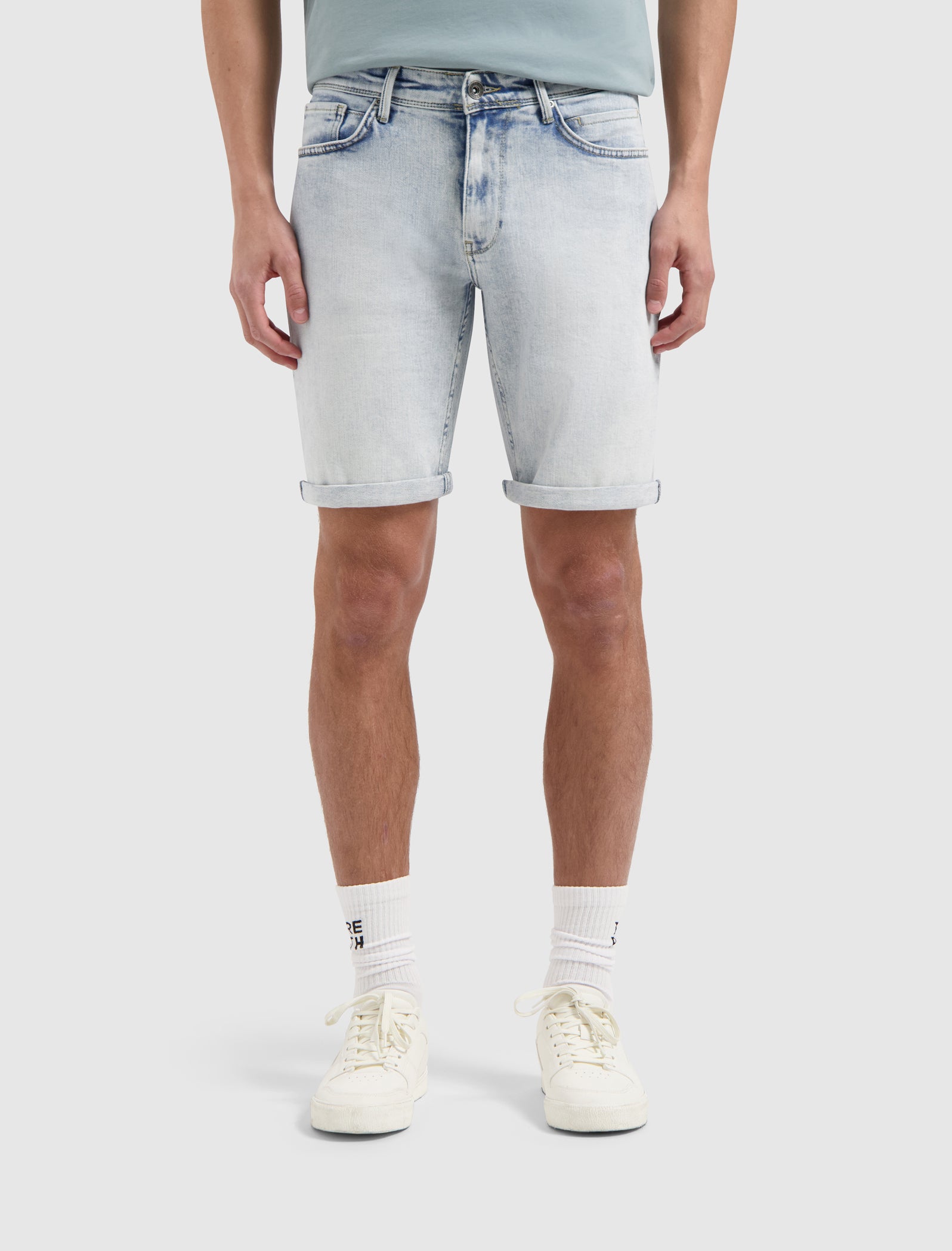The Miles Slim Fit Shorts | Denim Light Blue