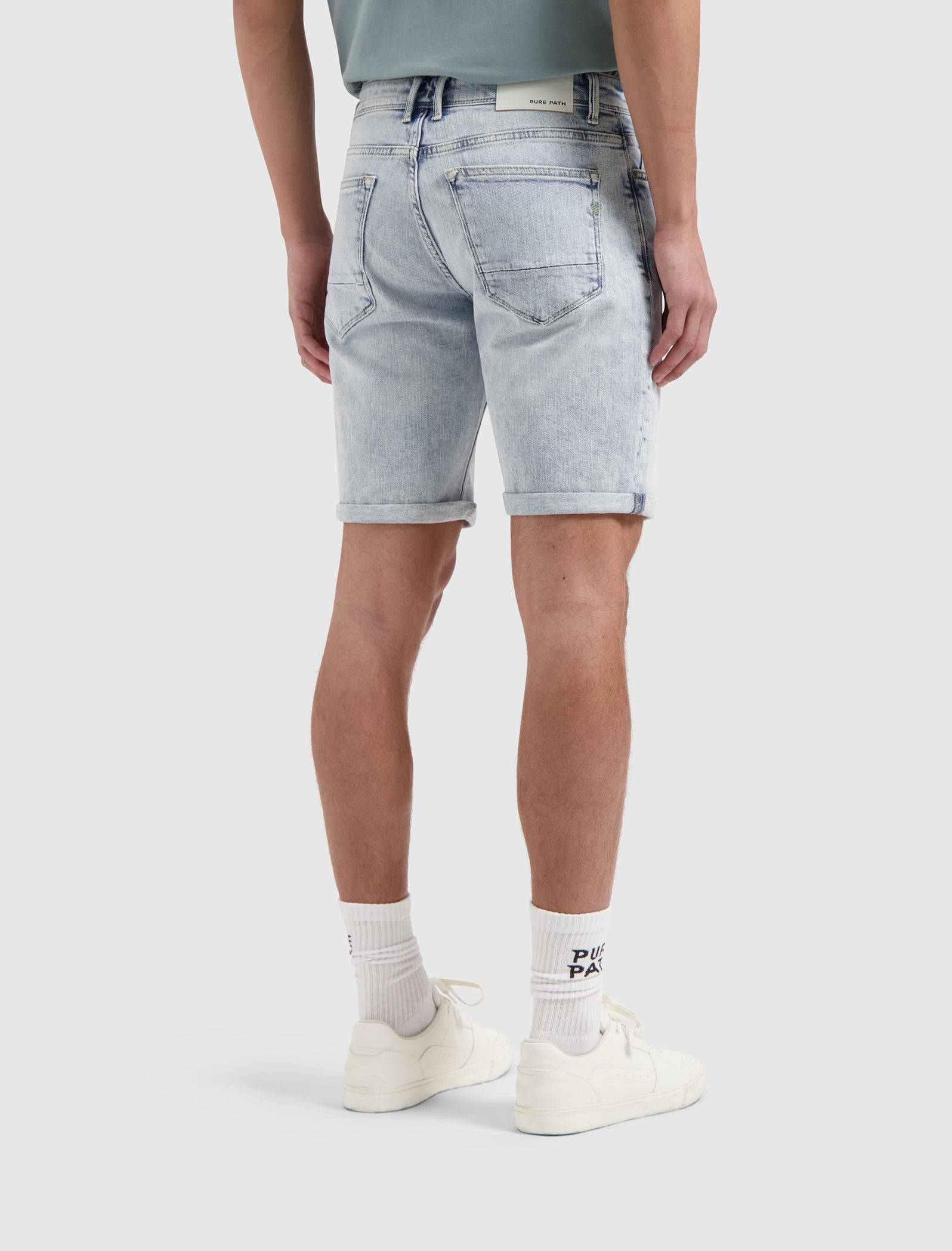 The Miles Slim Fit Shorts | Denim Light Blue