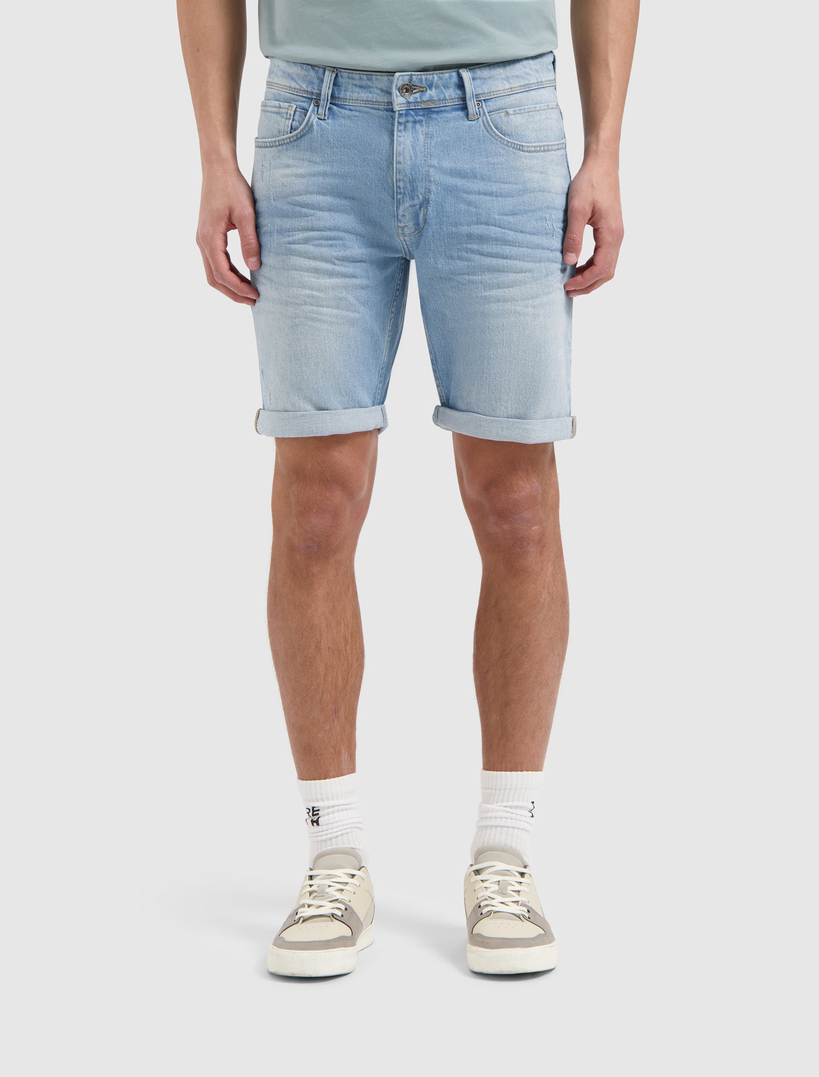 The Miles Slim Fit Shorts | Denim Light Blue