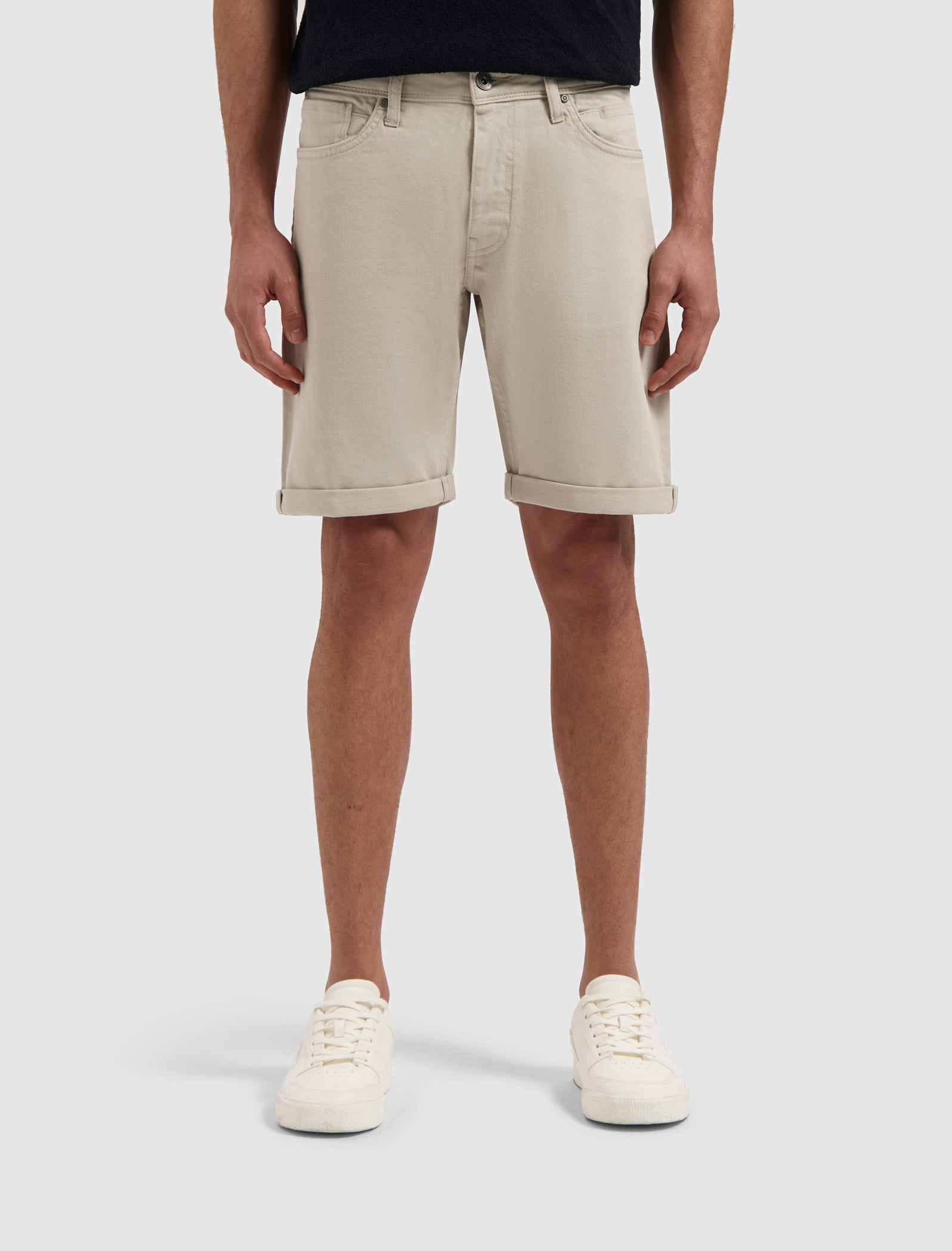 The Miles Slim Fit Shorts | Sand