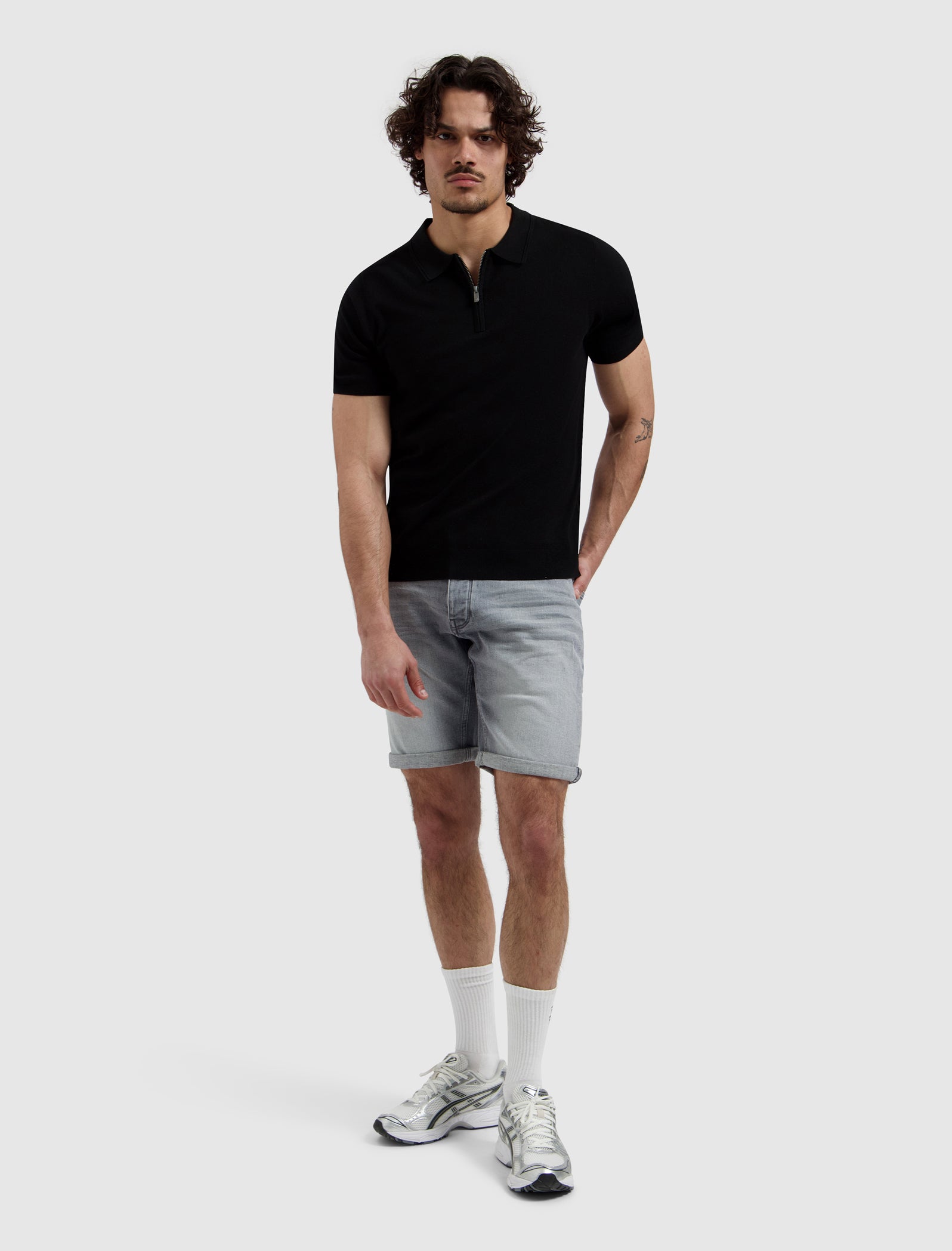 The Miles Slim Fit Short | Denim Light Grey
