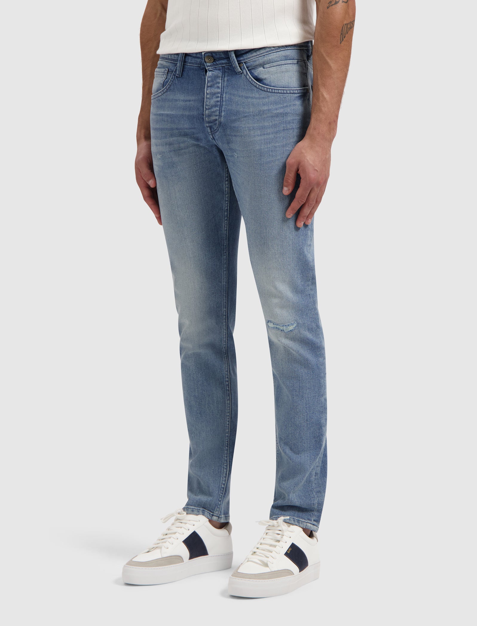 The Ryan Slim Fit Jeans | Denim Mid Blue