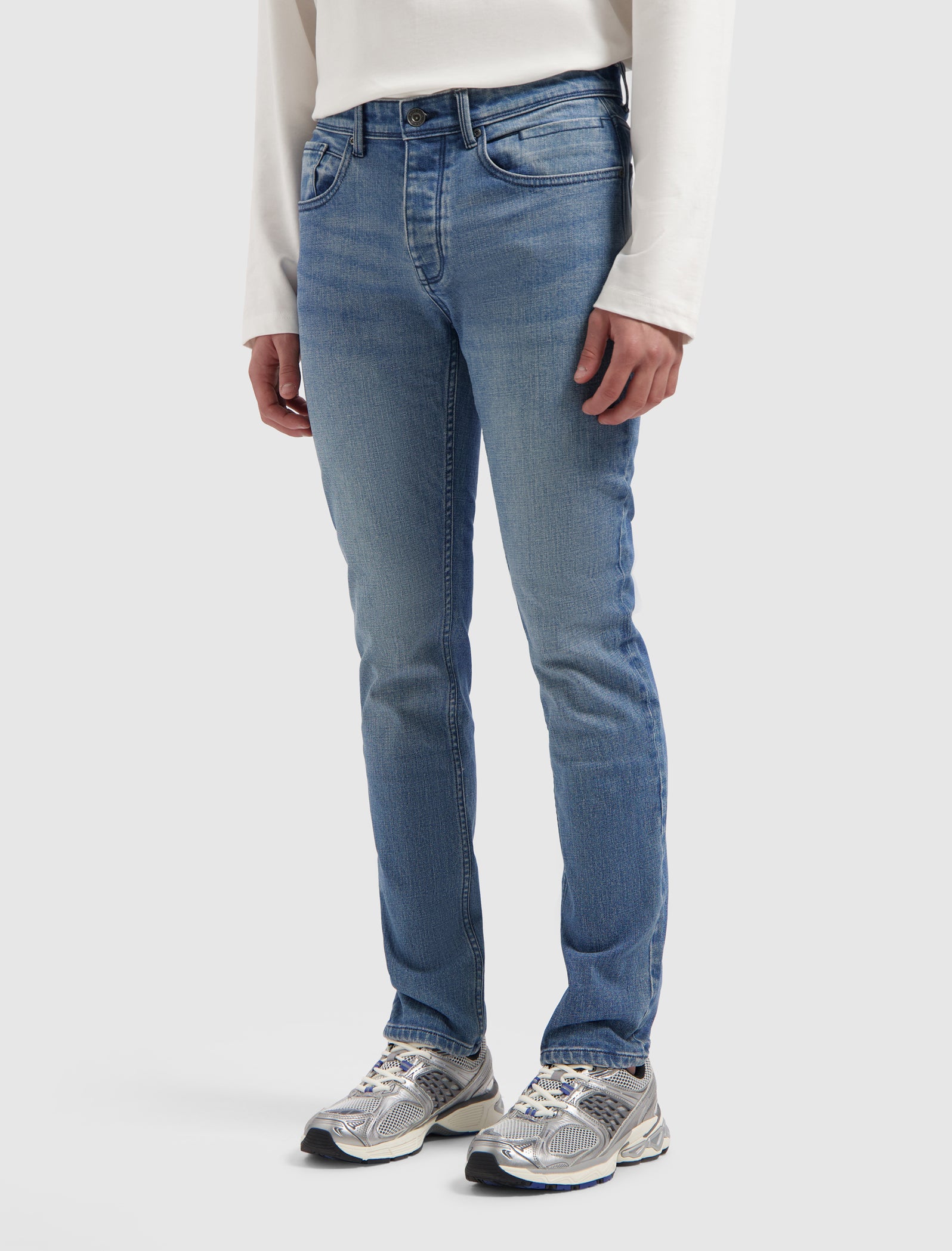 The Ryan Slim Fit Jeans | Denim Mid Blue