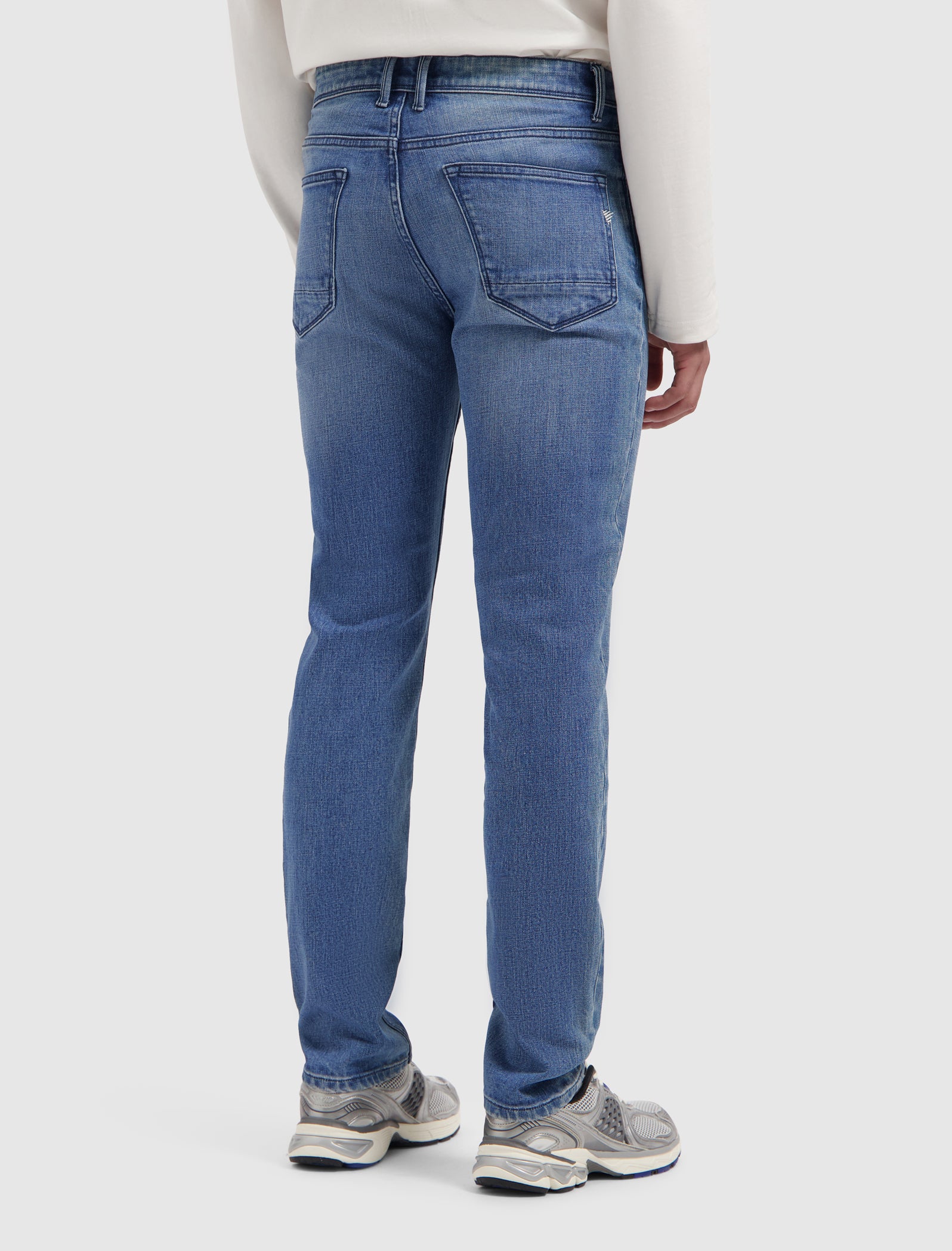 The Ryan Slim Fit Jeans | Denim Mid Blue