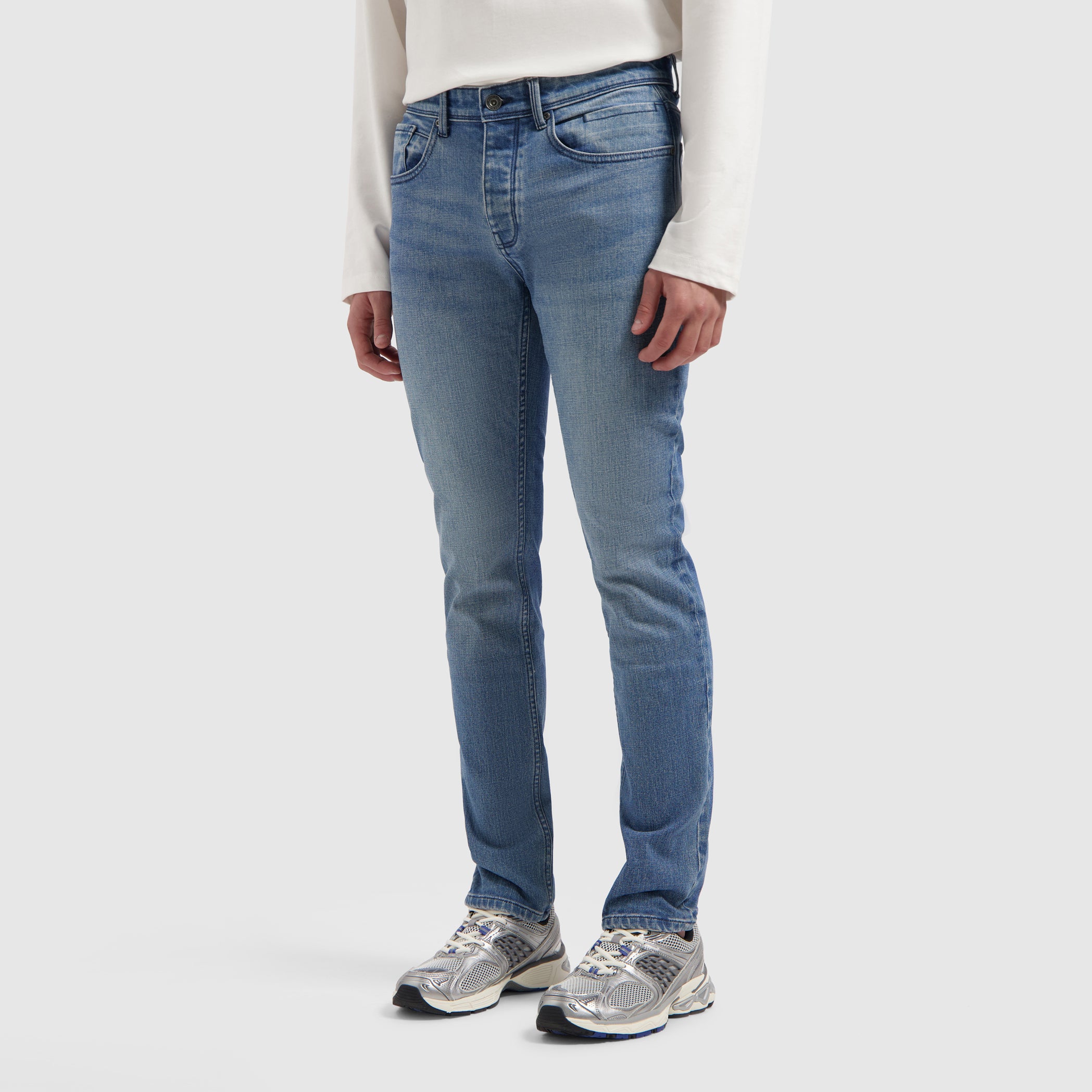 The Ryan Slim Fit Jeans | Denim Mid Blue