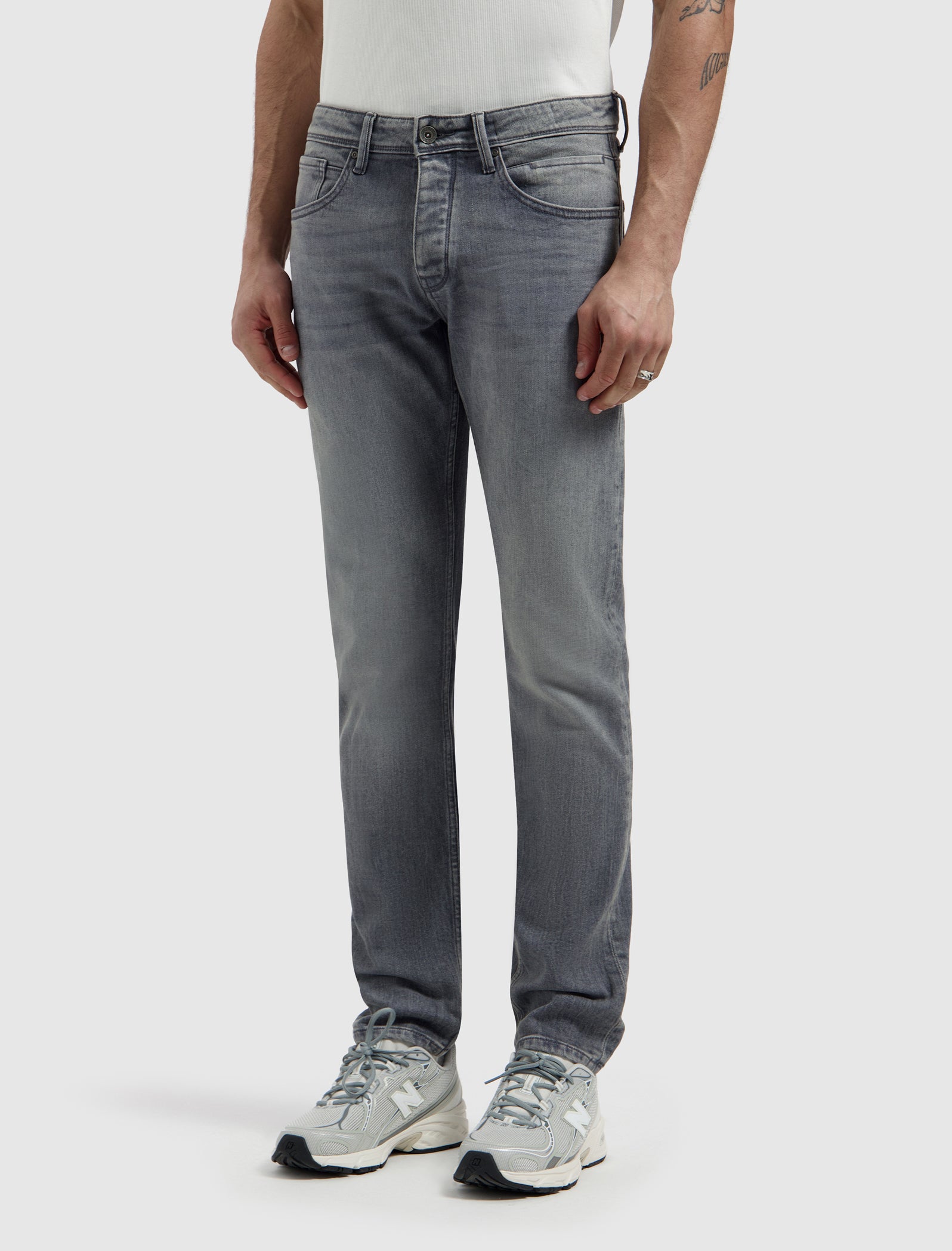 The Ryan Slim Fit Jeans | Denim Mid Grey