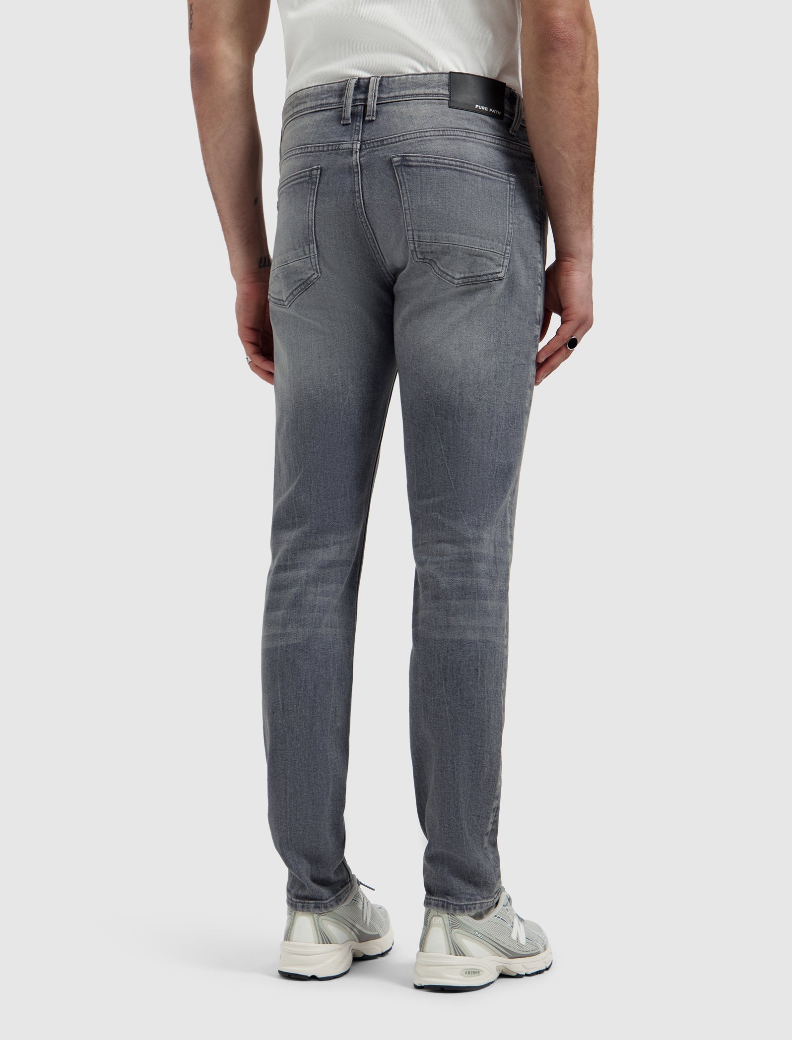 The Ryan Slim Fit Jeans | Denim Mid Grey