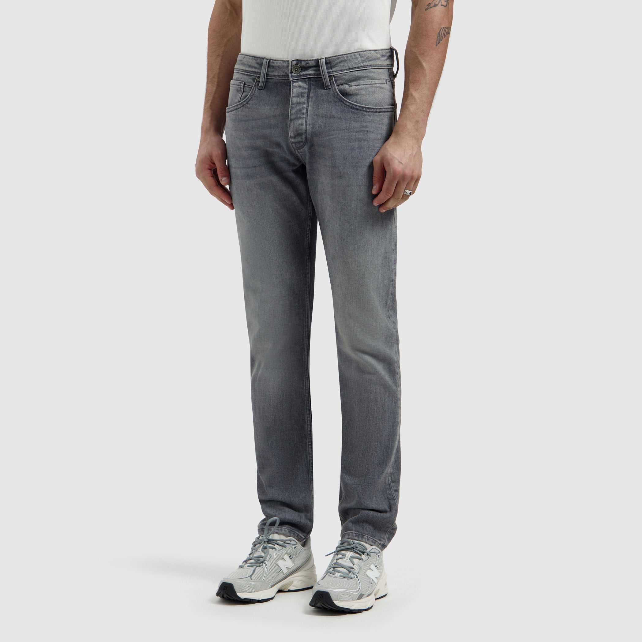 The Ryan Slim Fit Jeans | Denim Mid Grey