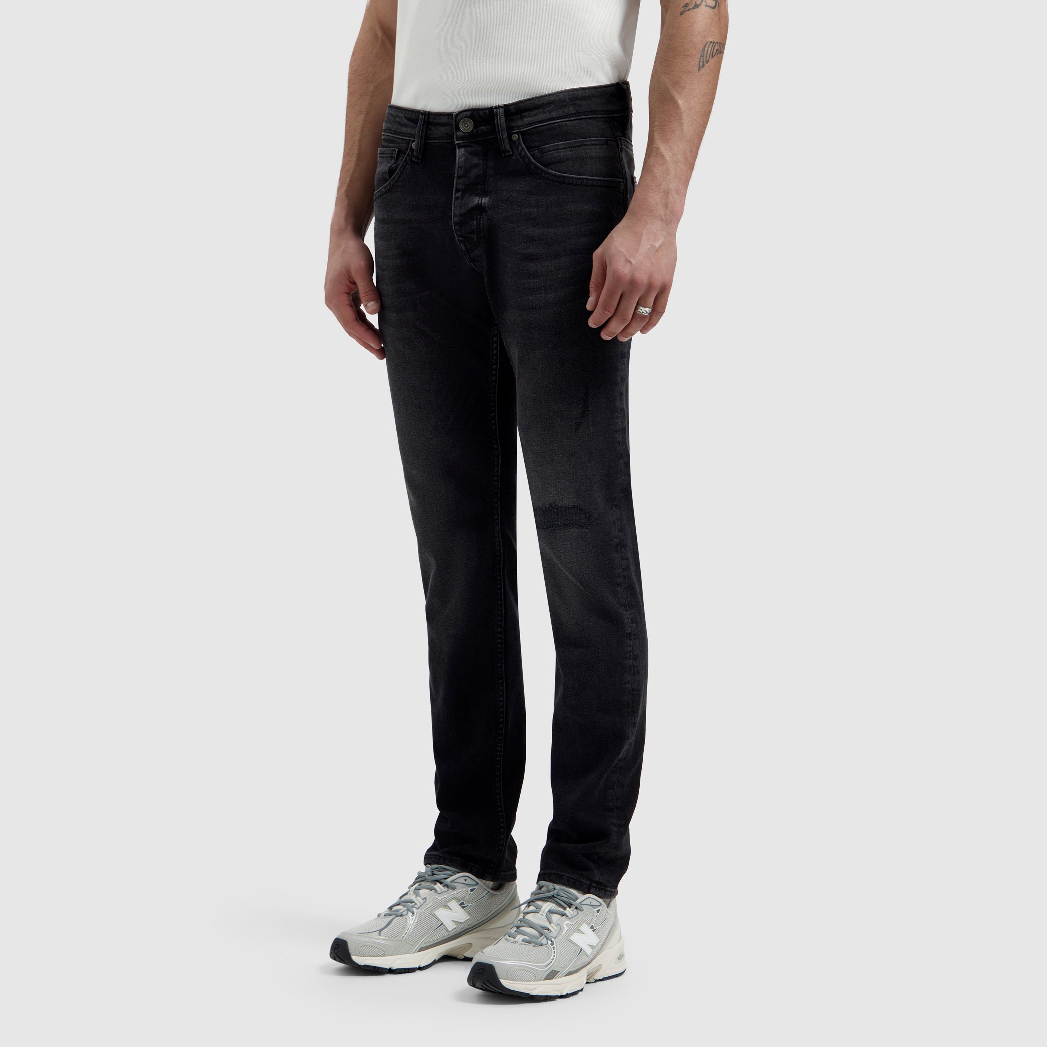 The Ryan Slim Fit Jeans | Denim Dark Grey