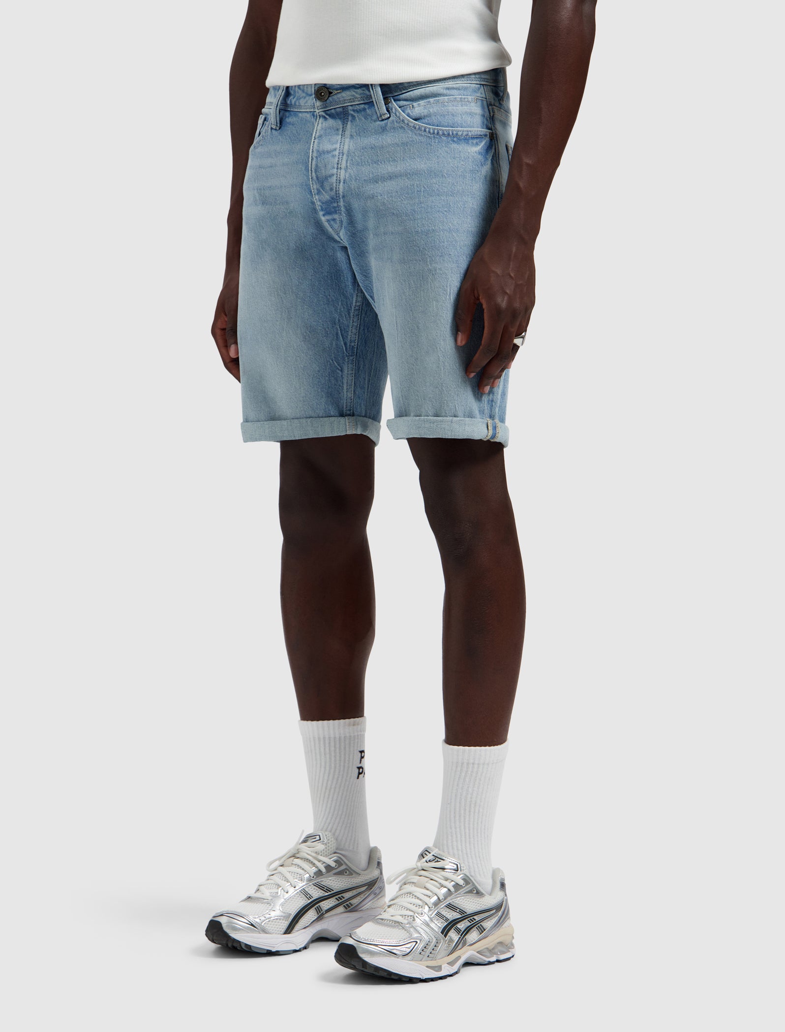 The Miles Slim Fit Short | Denim Light Blue